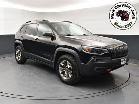 Used 2019 Jeep Cherokee Trailhawk w/ Cold Weather Group image 1