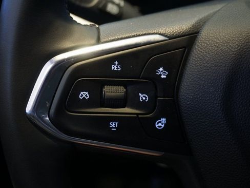 Certified 2025 Chevrolet Trax LT w/ LT Convenience Package image 19