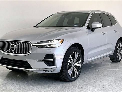 Certified 2023 Volvo XC60 B5 Ultimate w/ Climate Package image 15