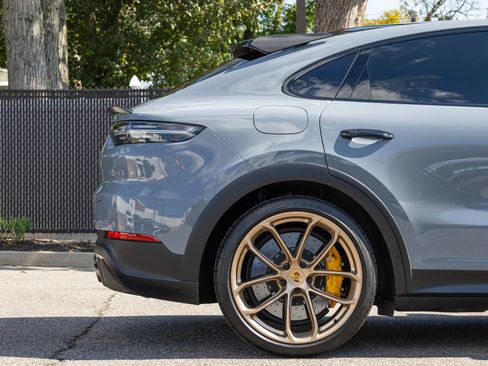 Used 2023 Porsche Cayenne Turbo GT AWD/4WD image 18