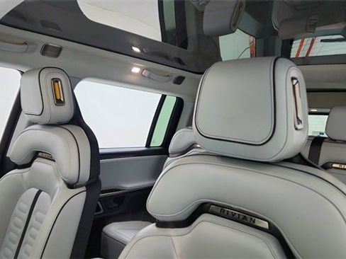 Used 2024 Rivian R1S Adventure image 38