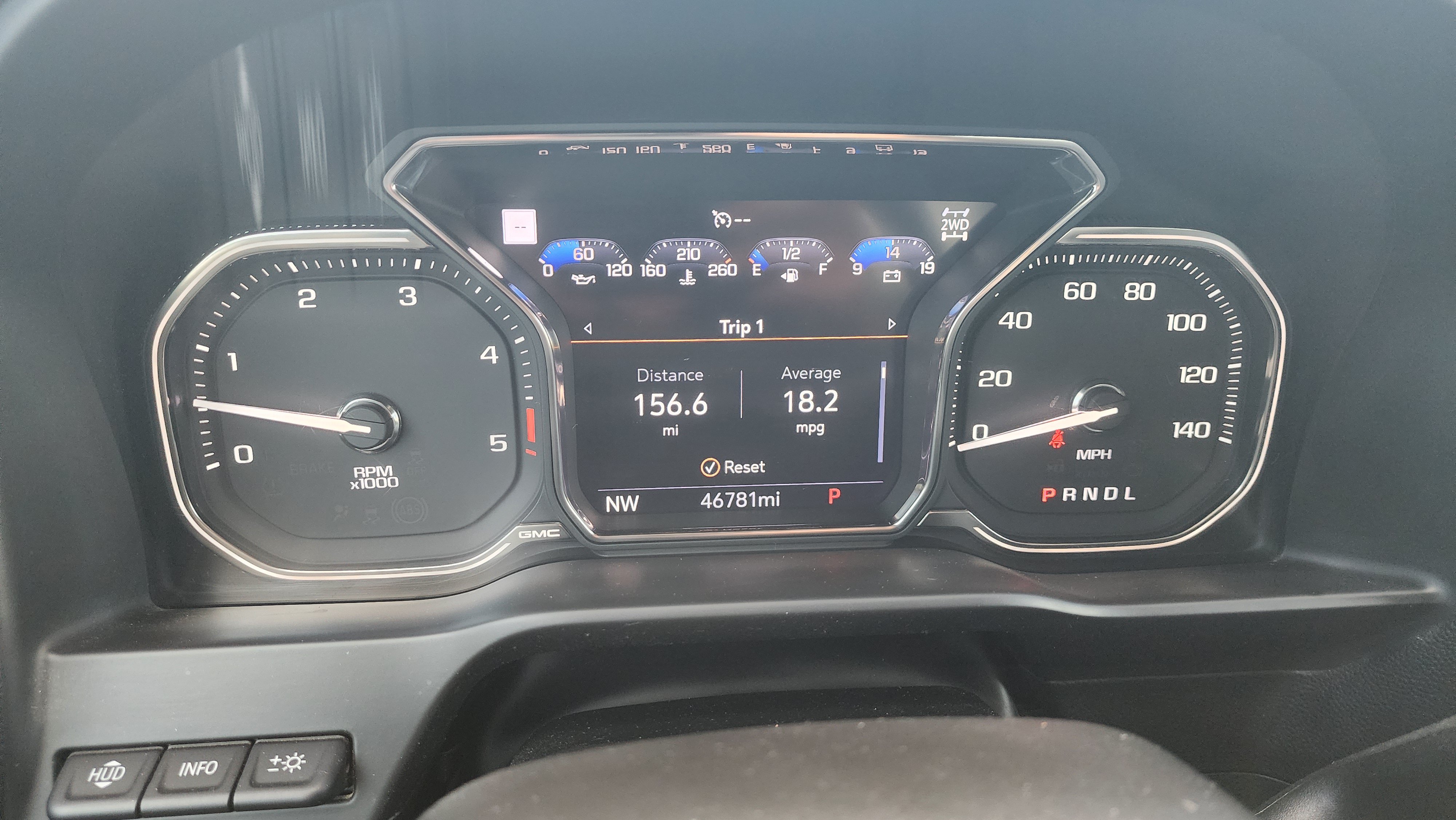 Certified 2022 GMC Sierra 2500 Denali w/ Denali Black Diamond Edition AWD/4WD image 14