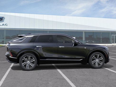 New 2026 Cadillac Lyriq Luxury image 6