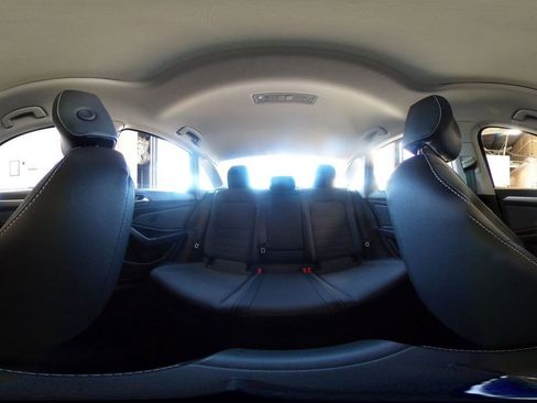 Used 2025 Volkswagen Jetta SE image 41