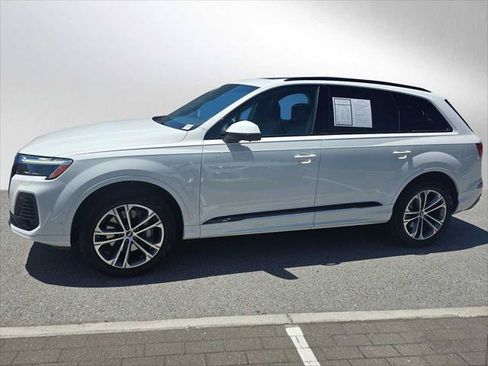 Used 2025 Audi Q7 2.0T Premium w/ Convenience Plus Package AWD/4WD image 6