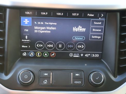 Used 2021 GMC Acadia SLT w/ Premium Package image 27