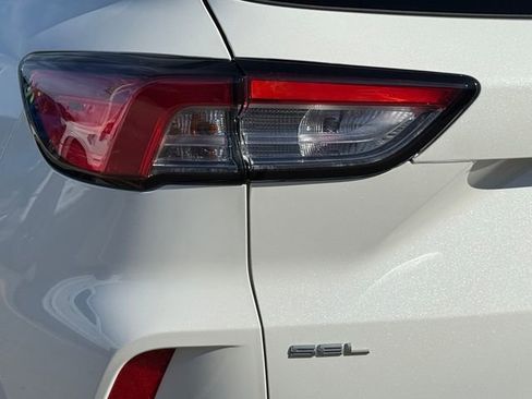 Certified 2022 Ford Escape SEL image 28