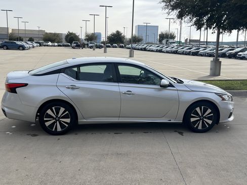 Used 2021 Nissan Altima 2.5 SV image 11