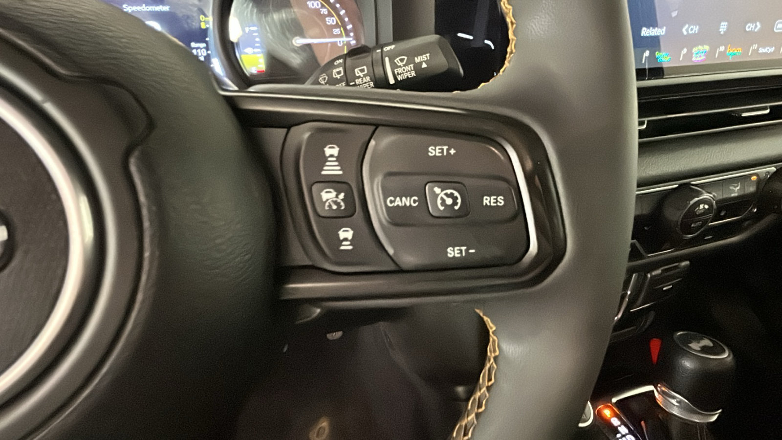Used 2024 Jeep Wrangler Unlimited w/ Convenience Group AWD/4WD image 20