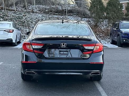 Used 2022 Honda Accord Sport image 4