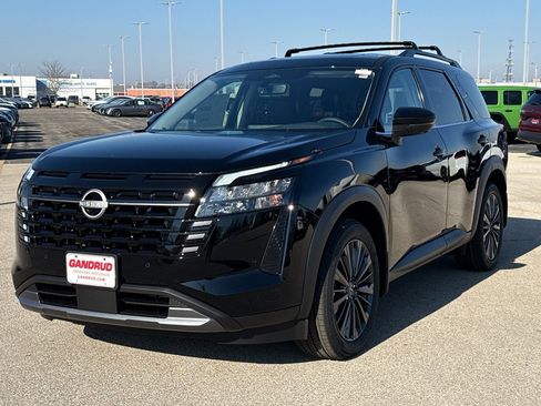 New 2026 Nissan Pathfinder SL w/ SL Premium Package image 2