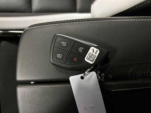 Used 2025 Buick Envision Sport Touring image 22