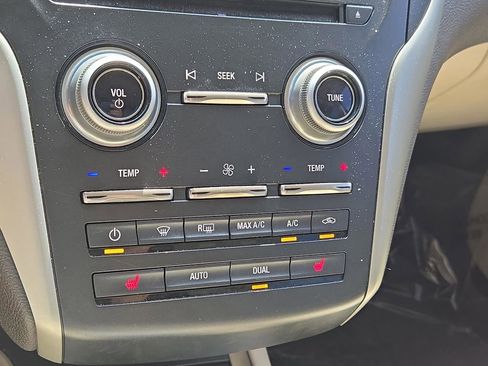 Used 2017 Lincoln MKC Premiere image 24