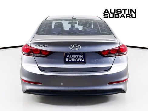 Used 2017 Hyundai Elantra SE FWD image 6