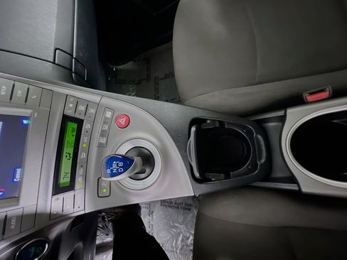 Used 2014 Toyota Prius Two image 24