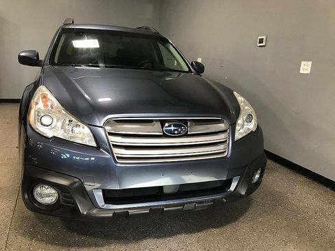 Used 2014 Subaru Outback 2.5i Premium image 8