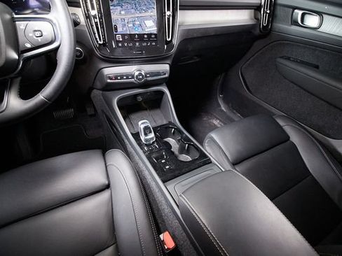 Certified 2026 Volvo XC40 B5 Plus AWD/4WD image 10