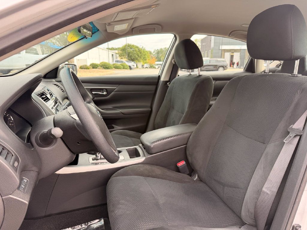 Used 2015 Nissan Altima 2.5 S w/ Special Edition Package FWD image 11