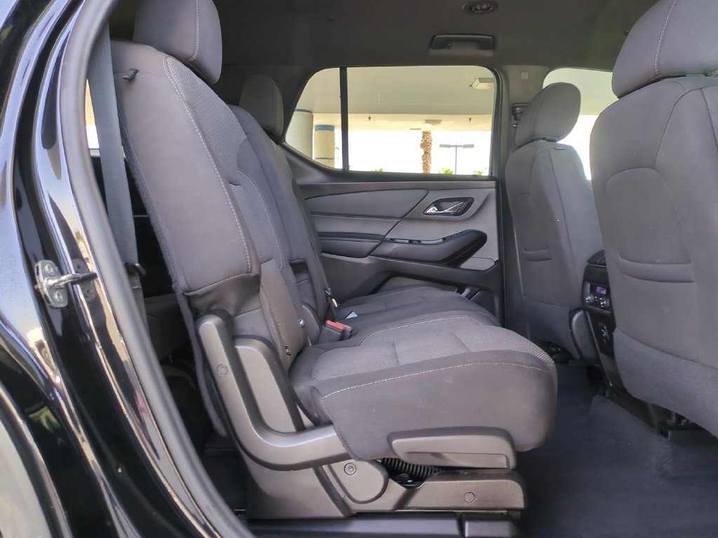 Used 2023 Chevrolet Traverse LT FWD image 33