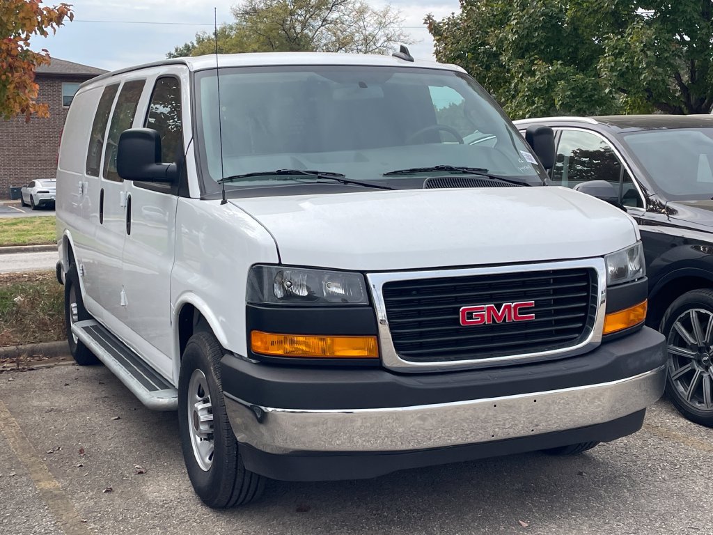 Used 2025 GMC Savana 2500 w/ Driver Convenience Package RWD image 2