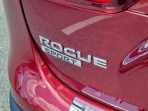 Used 2022 Nissan Rogue Sport SL FWD image 10