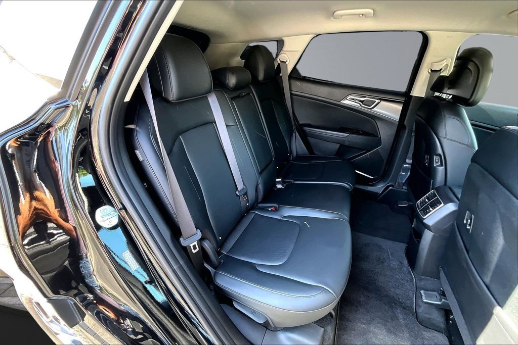 Used 2025 Kia Sportage EX FWD image 18