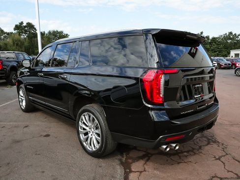 Used 2023 GMC Yukon XL Denali AWD/4WD image 4