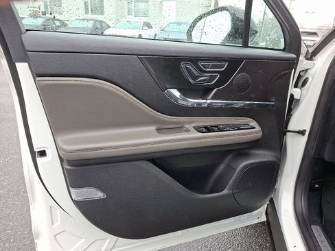 Used 2023 Lincoln Corsair AWD w/ Equipment Group 101A image 13