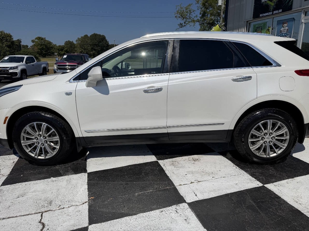 Used 2017 Cadillac XT5 Luxury w/ Driver Awareness Package AWD/4WD image 8