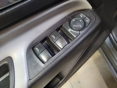 Used 2020 Chevrolet Equinox LS FWD image 27