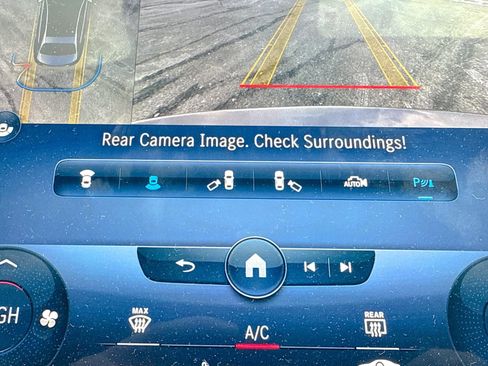 Used 2022 Mercedes-Benz C 300 4MATIC Sedan image 39