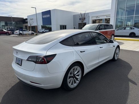 Used 2021 Tesla Model 3 Standard Range Plus image 4