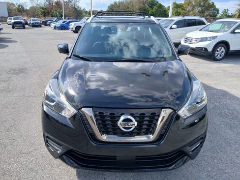 Used 2020 Nissan Kicks SR w/ SR Premium Package image 3