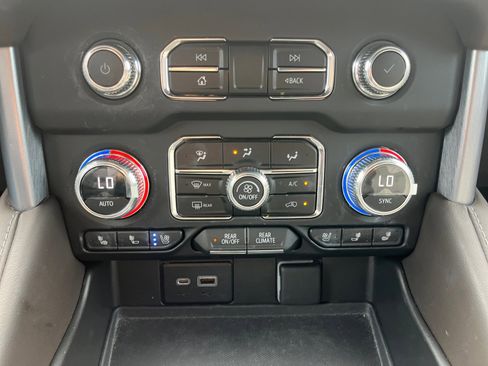 Used 2023 GMC Yukon SLT w/ SLT Premium Package AWD/4WD image 15