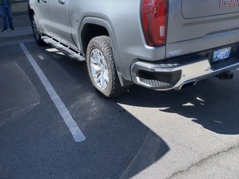 Used 2020 GMC Sierra 1500 SLT w/ SLT Premium Package image 2