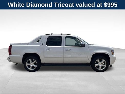 Used 2013 Chevrolet Avalanche LTZ AWD/4WD image 4