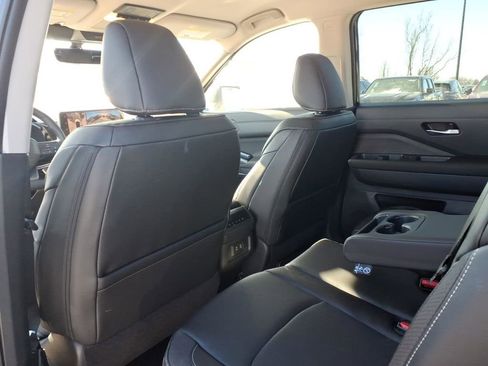 New 2026 Nissan Pathfinder SL image 27
