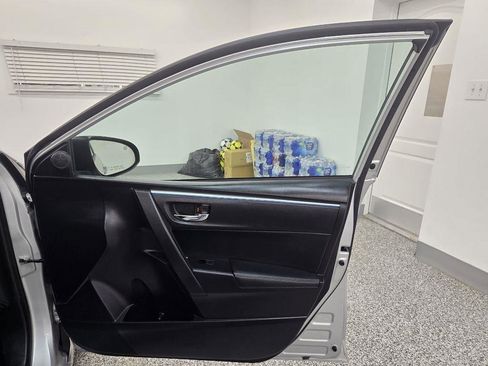 Used 2016 Toyota Corolla S FWD image 31