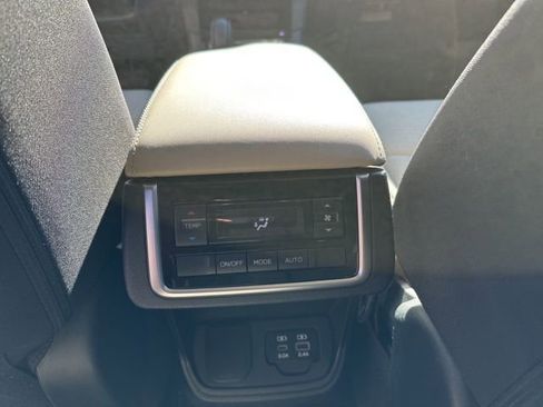 Used 2023 Subaru Ascent Premium w/ Convenience Package image 26