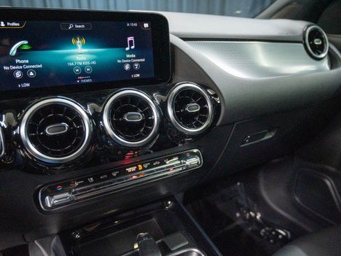 Certified 2023 Mercedes-Benz GLA 250 image 28