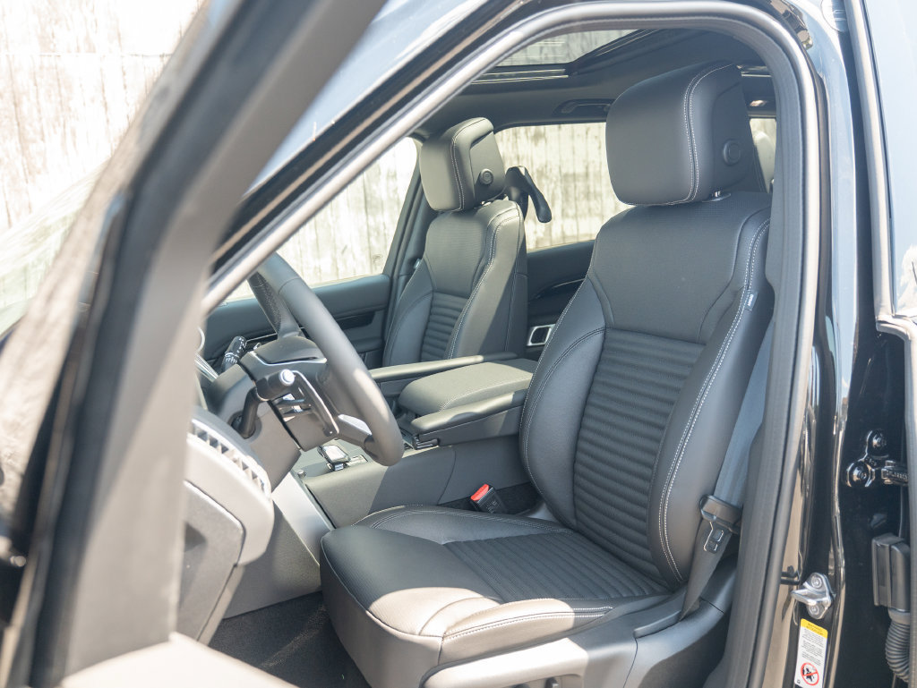 New 2026 Land Rover Discovery Dynamic SE AWD/4WD image 18