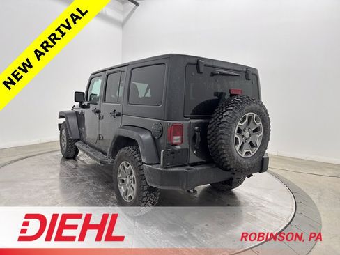 Used 2018 Jeep Wrangler Unlimited Rubicon w/ Connectivity Group image 5