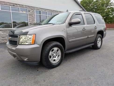 Used 2007 Chevrolet Tahoe LT w/ LT Preferred Equipment Group AWD/4WD image 1