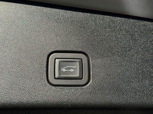 Used 2025 Cadillac Optiq Luxury 2 w/ LPO, Floor Liner Package image 18