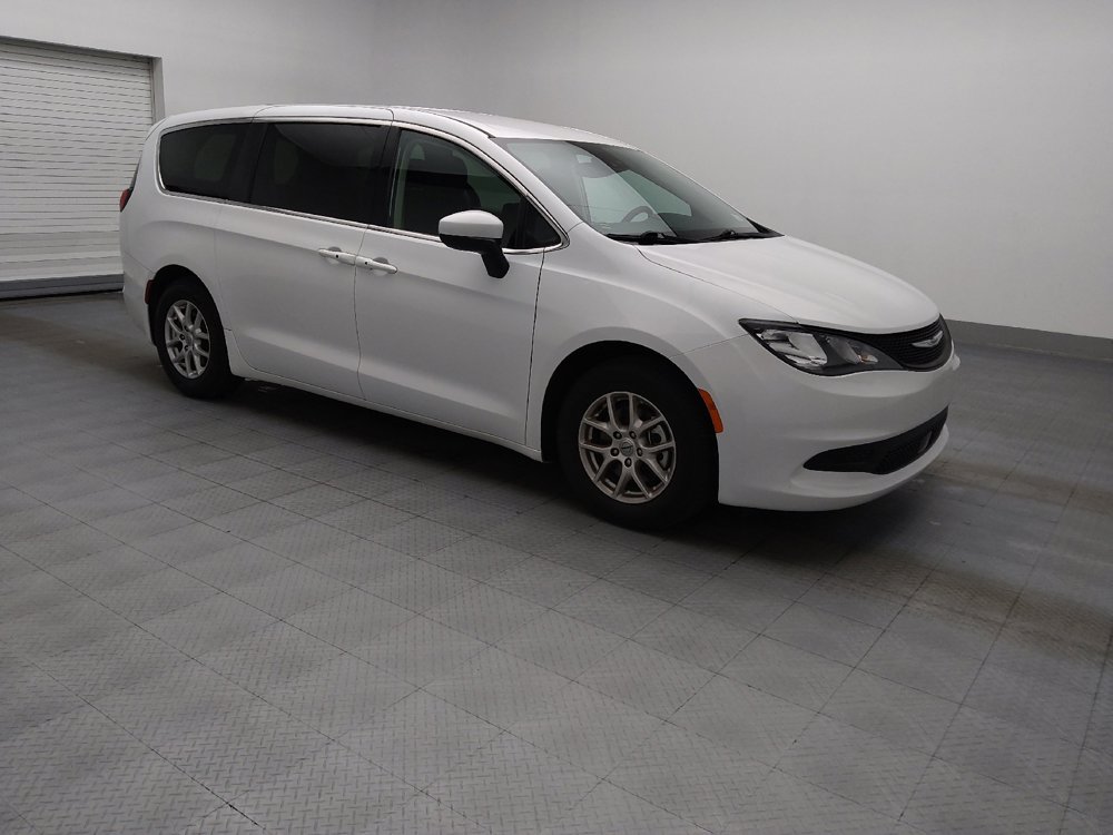 Used 2023 Chrysler Voyager LX FWD image 11