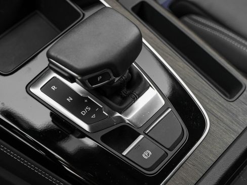 Used 2024 Audi Q5 e Premium Plus image 11