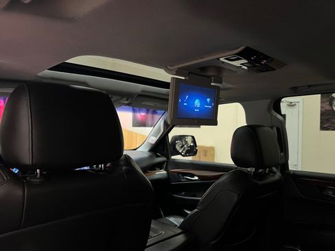 Used 2018 Cadillac Escalade ESV Luxury image 37