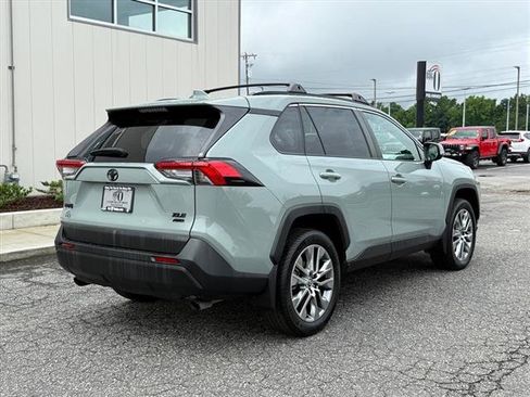Used 2022 Toyota RAV4 XLE Premium AWD/4WD image 3