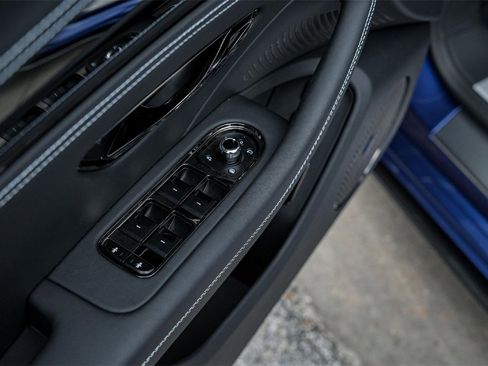 New 2025 Bentley Flying Spur Plug-In Hybrid image 34