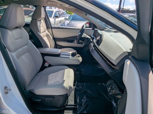 Certified 2025 Nissan Ariya AWD image 21
